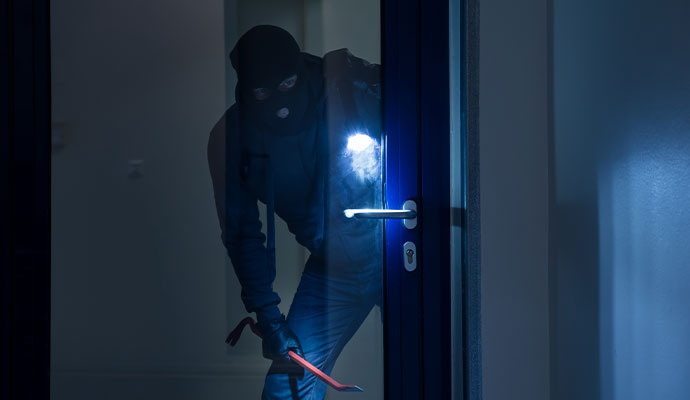 Burglar attempted break-in commercial properties