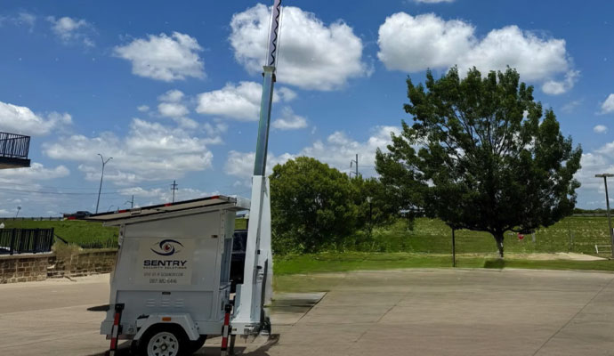 Side view of Sentry trailer with mast